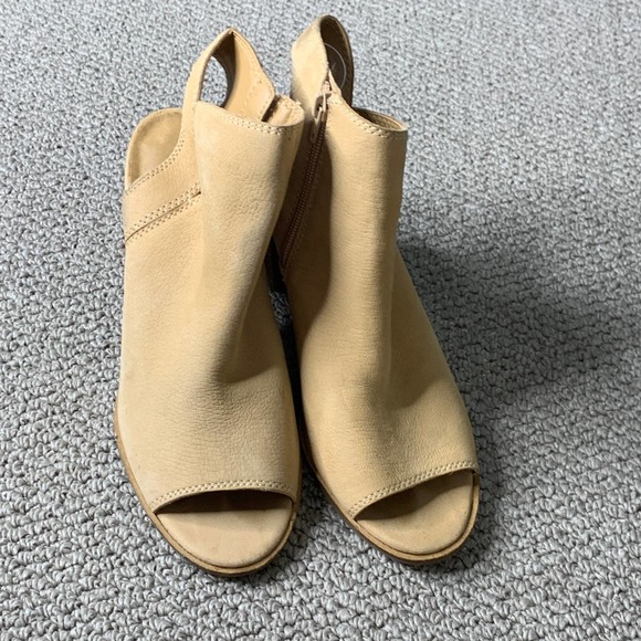 Lucky Brand Womens‎ Sandals Size 8.5M Brown Leather Slingback Peep Toe Heeled - Picture 2 of 9